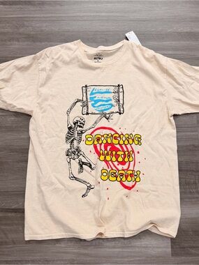 Men’s Altru Cream Graphic Tee with Yellow & Red Print
